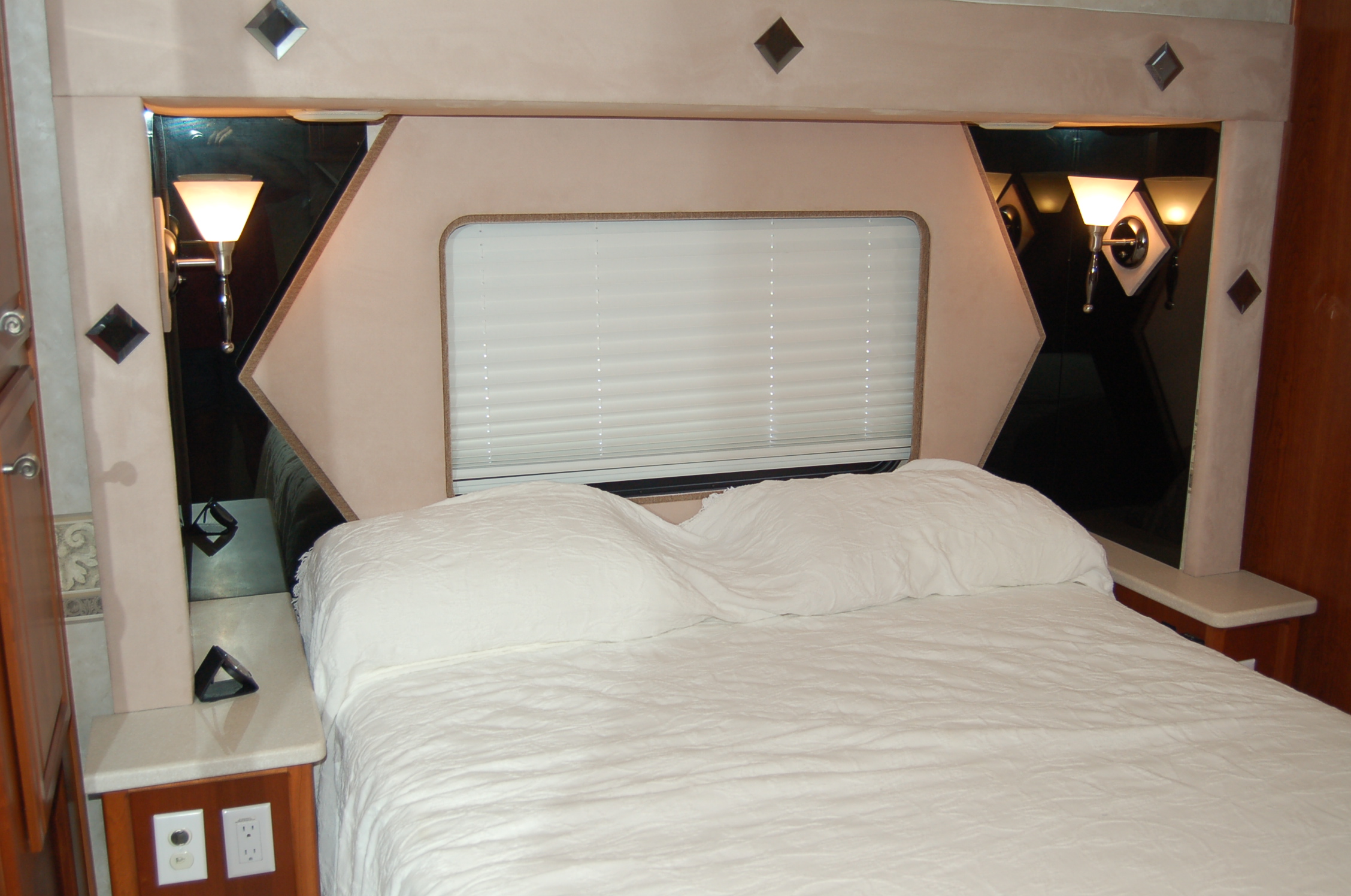 page5/55BED.JPG