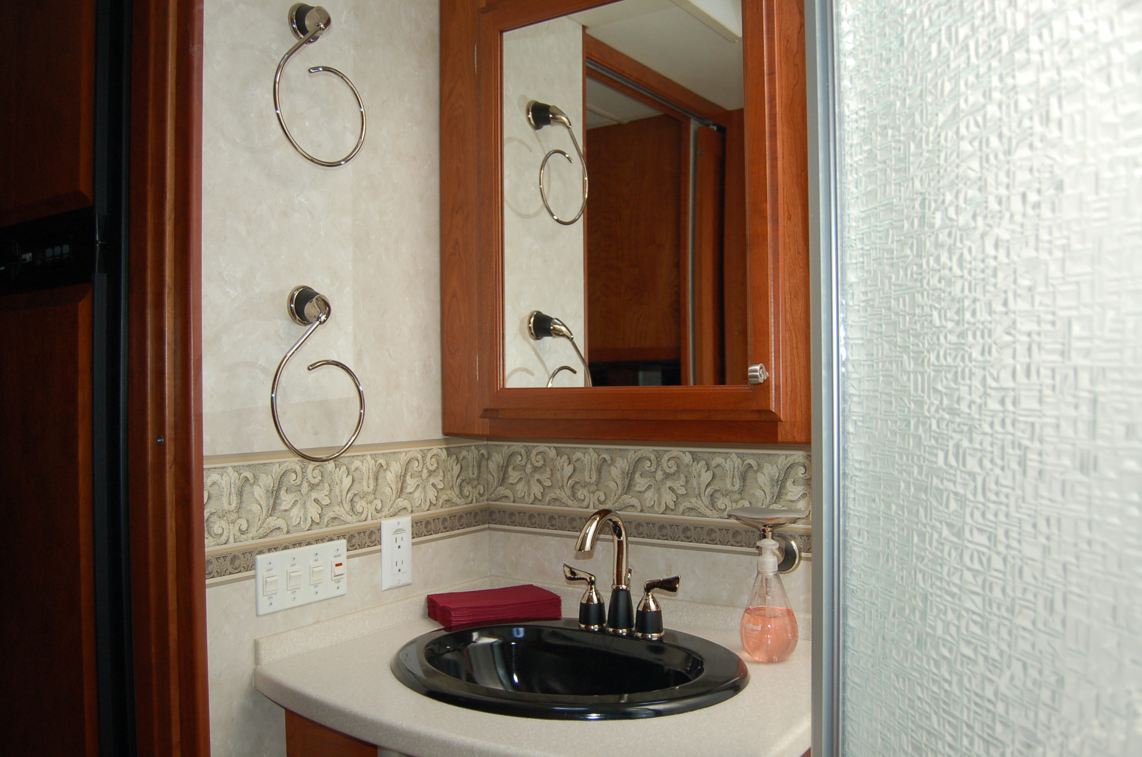 page5/55VANITY.JPG